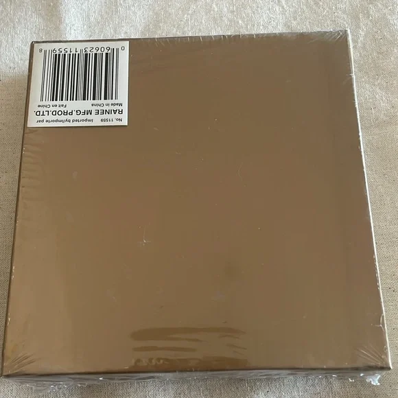 Christmas Gift Box Set - Includes Gift Box With Kid, Note Card & Ribbon - Picture 4 of 6